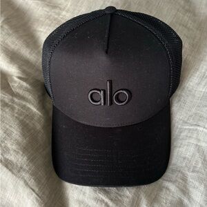 Alo trucker hat